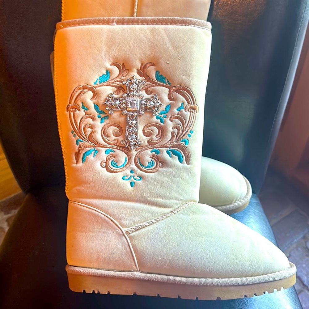 Size 7 Montana west brand new